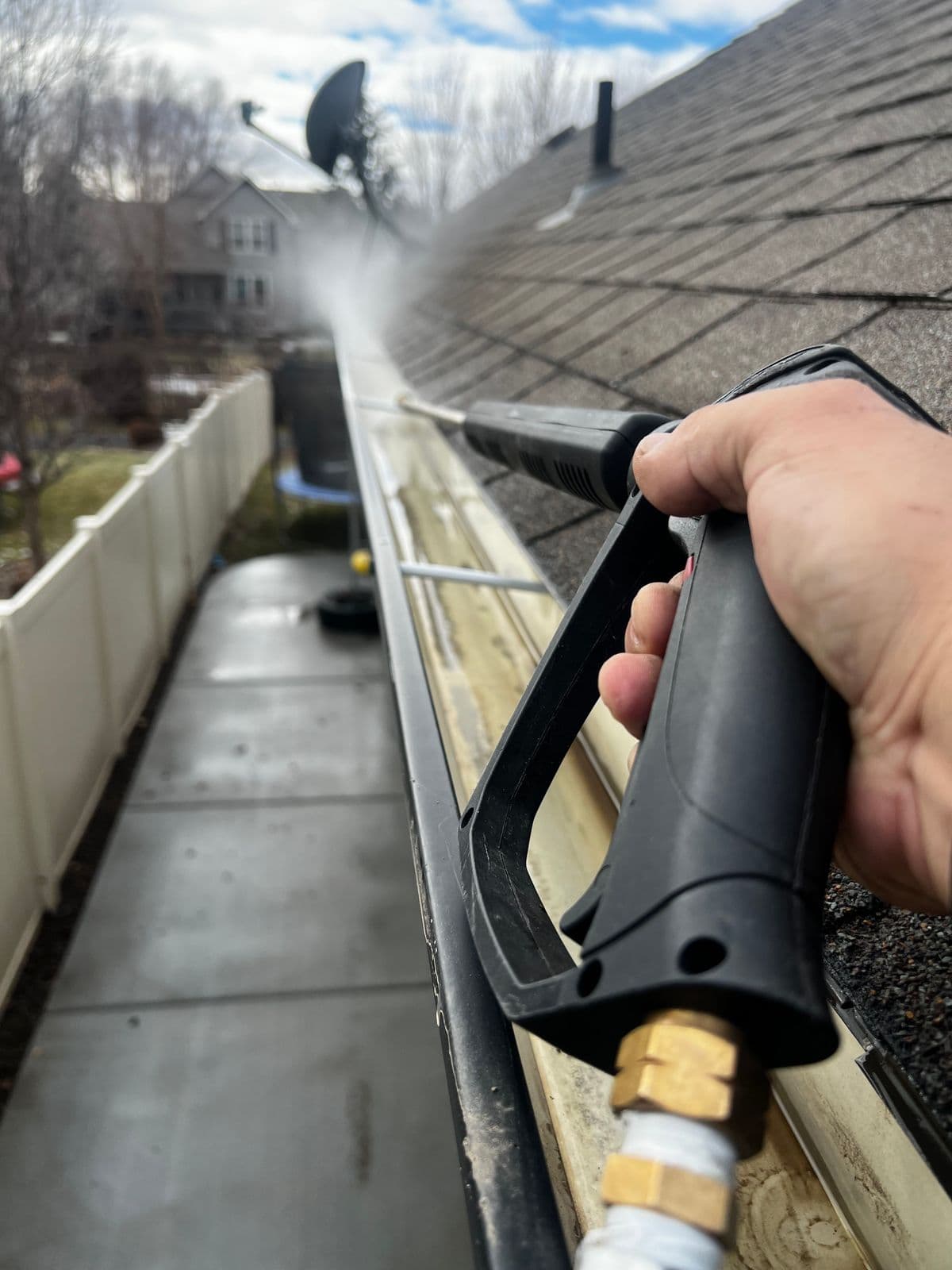 Gutter clearing
